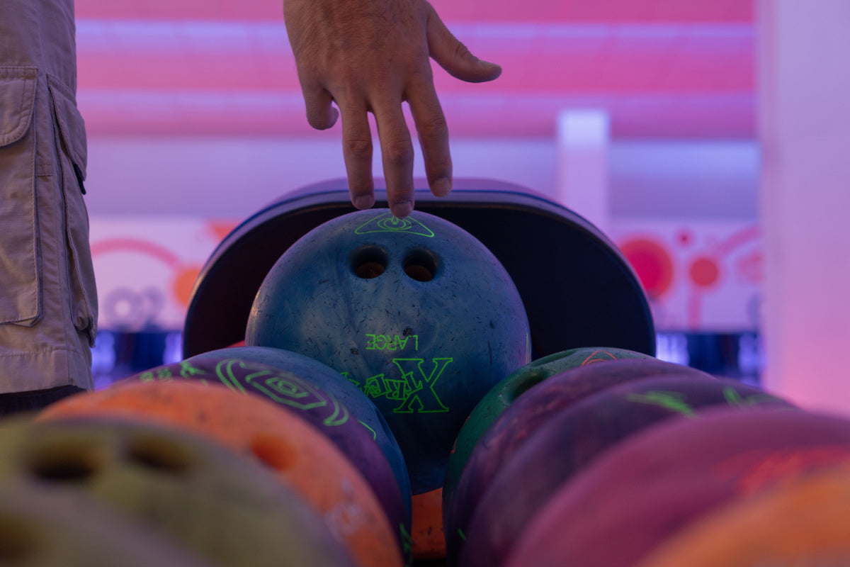How to Choose the Right Beginners Bowling Ball